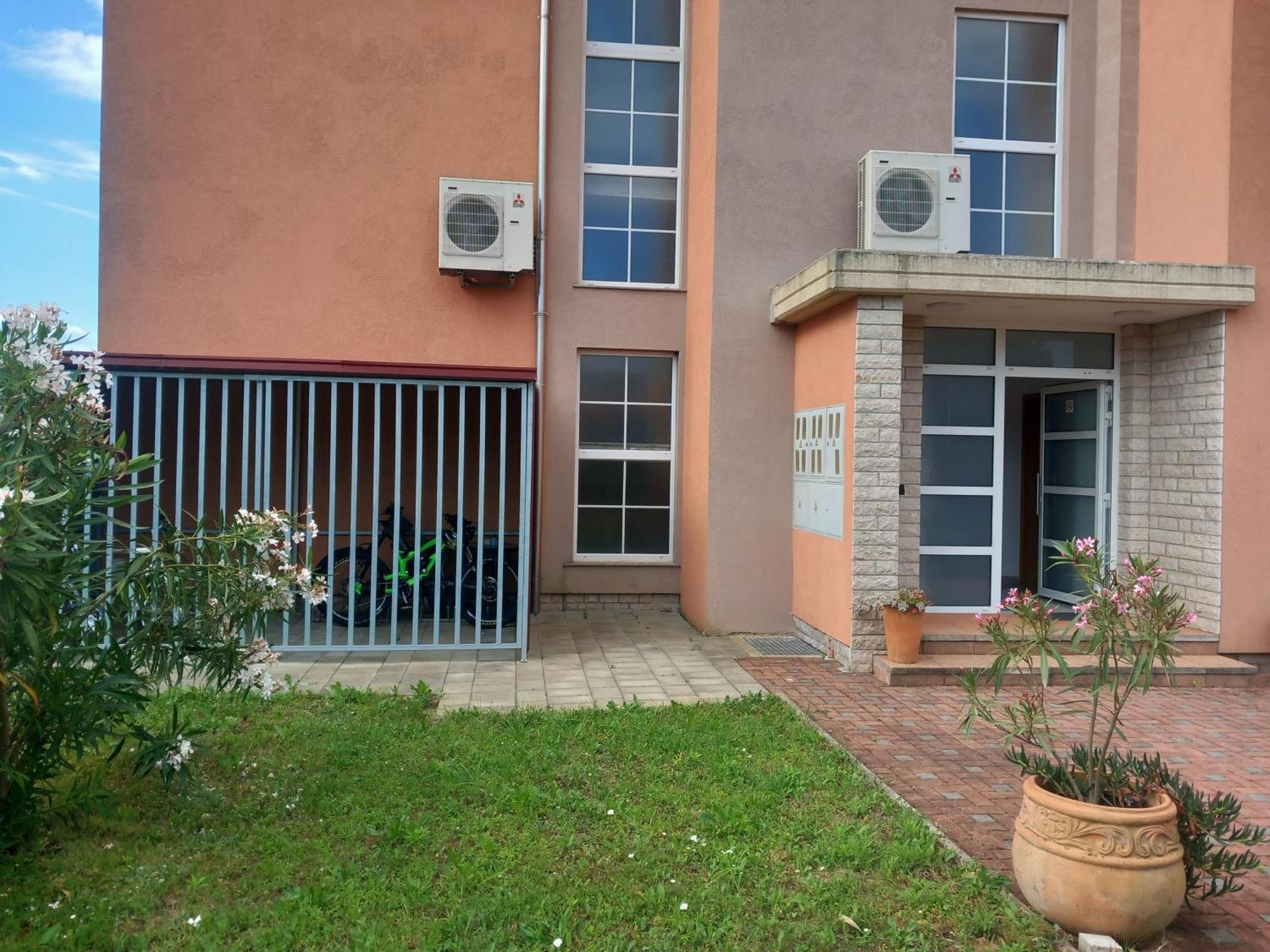 Bed & Breakfast Grgic Novigrad  ภายนอก รูปภาพ